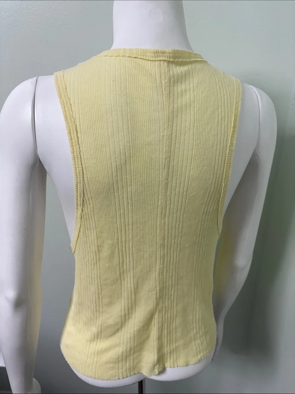 ALO Yoga Pale Yellow Muscle Tank Cropped Top